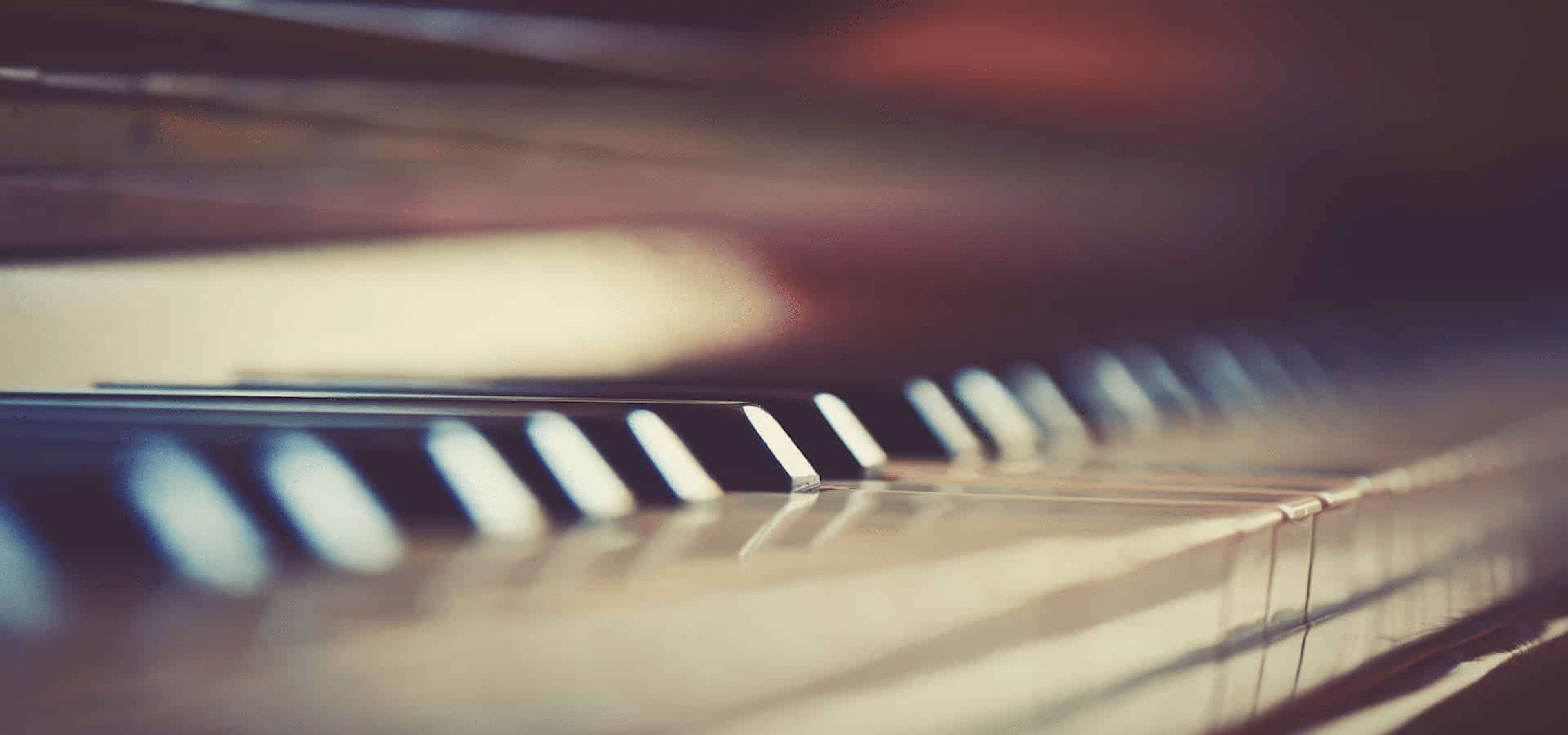 ピアノ鍵盤のアップ